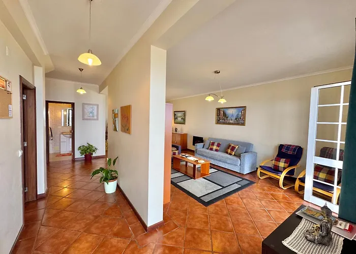 בית נופש Moradia Abreu *