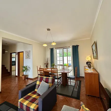 Moradia Abreu Holiday home *